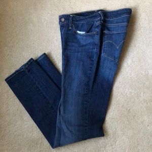 Levi’s Bold Curve Jeans Sz. 28